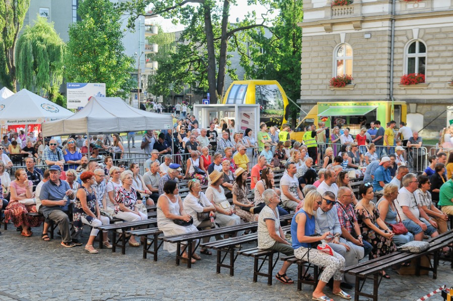 Amerykanie w Bielsku-Białej, czyli dobra zabawa na placu Ratuszowym ZDJĘCIA