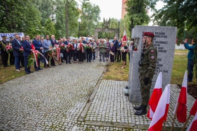 Uroczystości w rocznicę rzezi na Wołyniu. Obok siebie politycy różnych opcji - foto