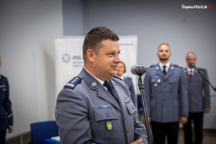 Piotr Kucia pożegnał się z mundurem. Czekają na niego w bielskim Ratuszu - foto