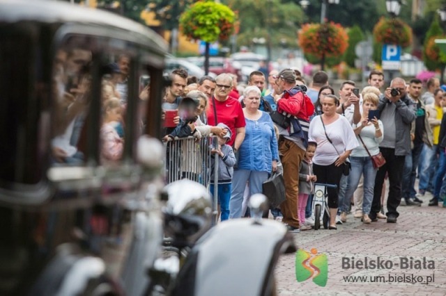 Prestiżowy konkurs elegancji na placu Ratuszowym - foto