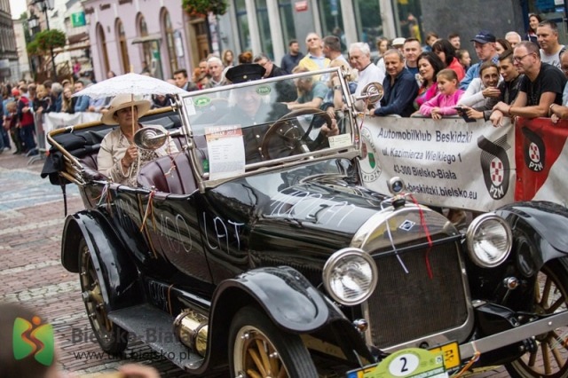 Prestiżowy konkurs elegancji na placu Ratuszowym - foto