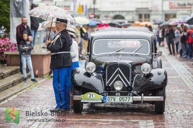Prestiżowy konkurs elegancji na placu Ratuszowym - foto