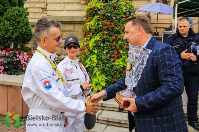 Prestiżowy konkurs elegancji na placu Ratuszowym - foto