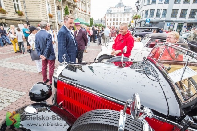 Prestiżowy konkurs elegancji na placu Ratuszowym - foto