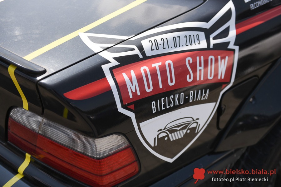 Cuda na czterech kołach. Wielki świat motoryzacji pod Dębowcem ZDJĘCIA