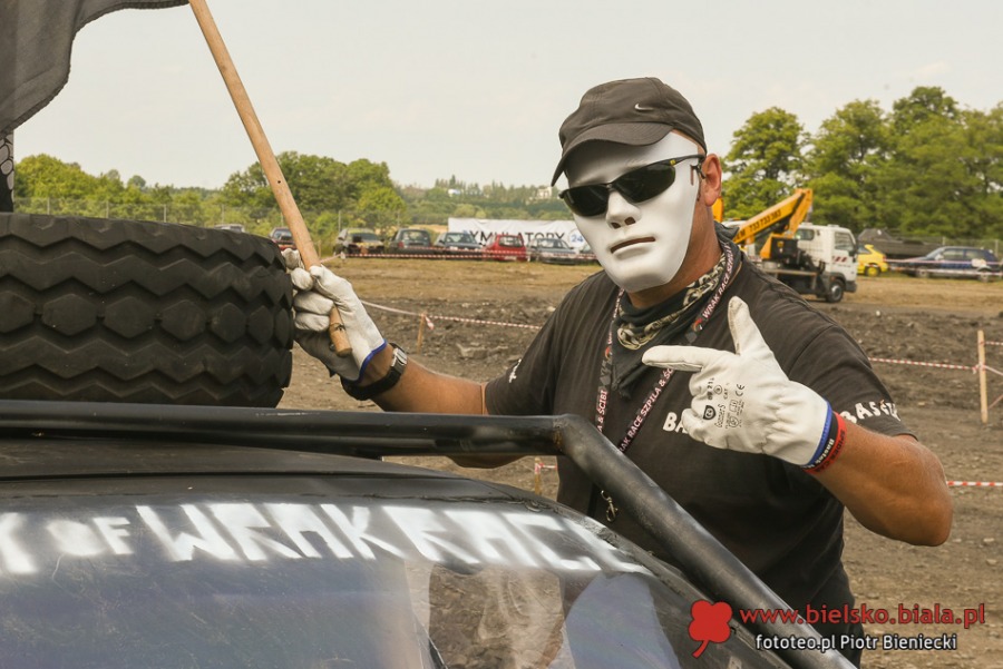 Cuda na czterech kołach. Wielki świat motoryzacji pod Dębowcem ZDJĘCIA