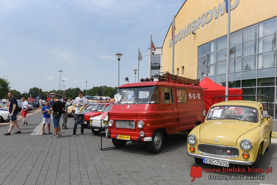Cuda na czterech kołach. Wielki świat motoryzacji pod Dębowcem ZDJĘCIA