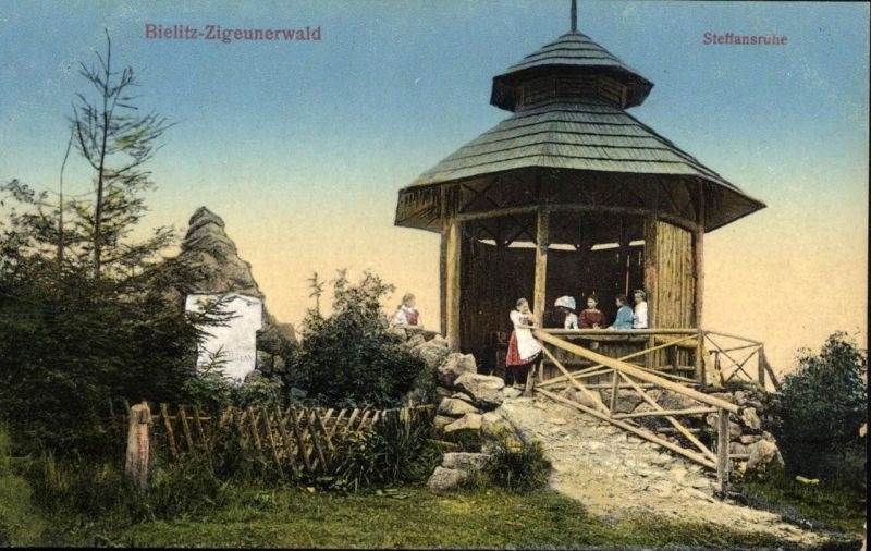 Duma Cygańskiego Lasu. Basen z drewnianą zabudową ZDJĘCIA