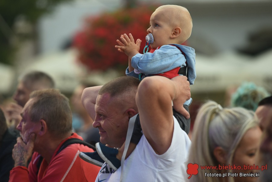 Plejada artystów na Rynku. Zagrali doBBro przeciw nienawiści ZDJĘCIA
