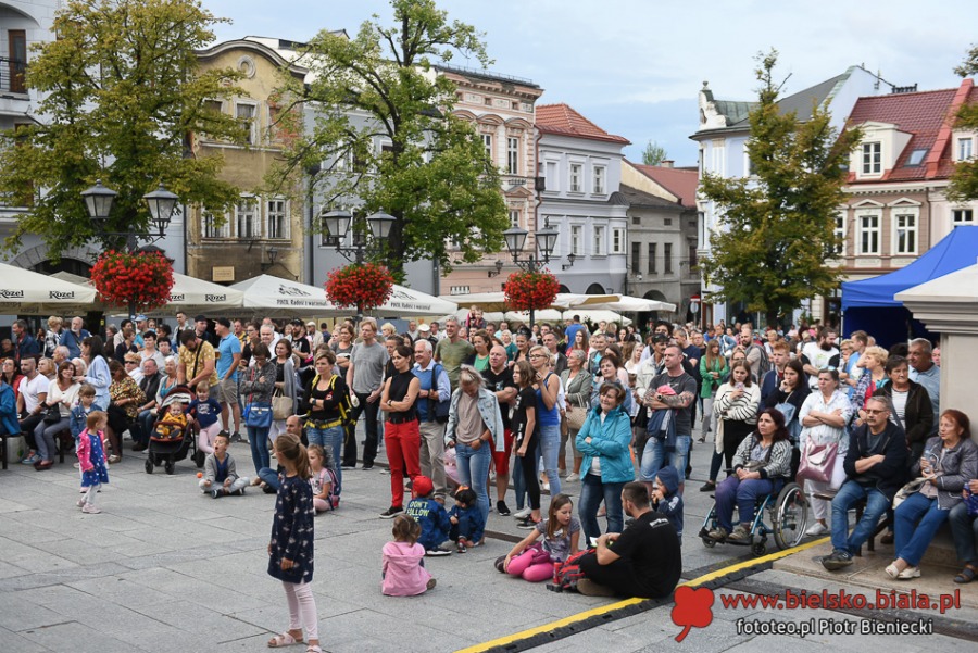 Plejada artystów na Rynku. Zagrali doBBro przeciw nienawiści ZDJĘCIA