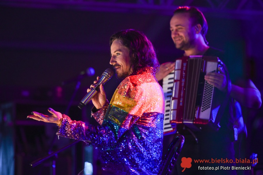 Michał Szpak i Perfect na Pożegnaniu Lata. Świetna zabawa pod Dębowcem ZDJĘCIA