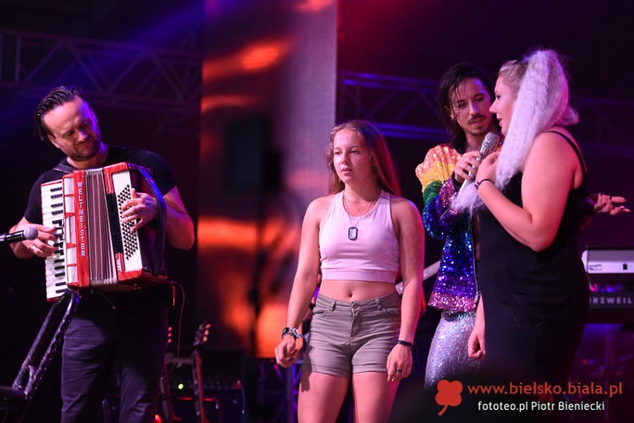 Michał Szpak i Perfect na Pożegnaniu Lata. Świetna zabawa pod Dębowcem ZDJĘCIA