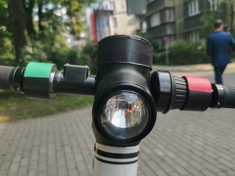 Nowy sposób na korki w mieście. Hulajnogą elektryczną po chodniku