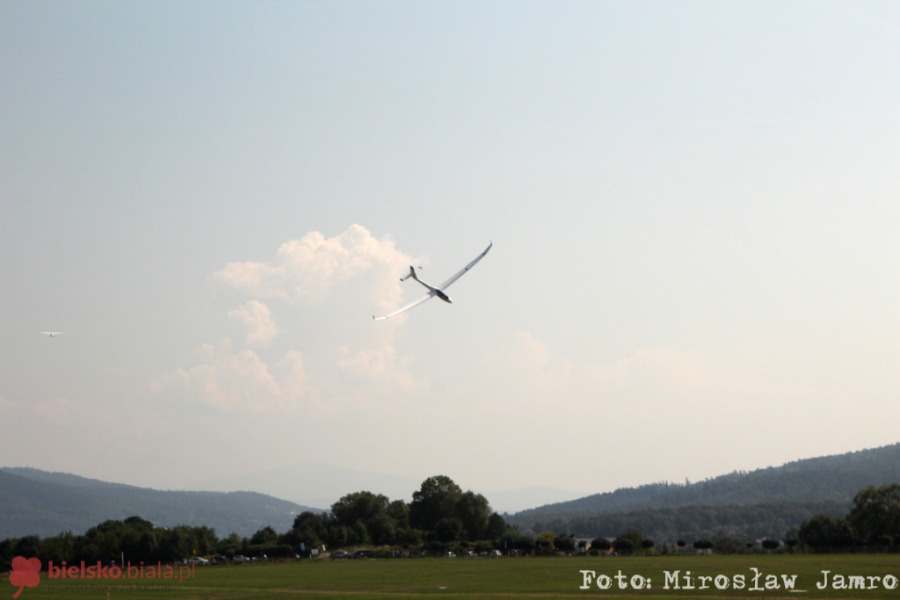 Lot „na plecach”. Za sterami pilot doświadczalny - foto