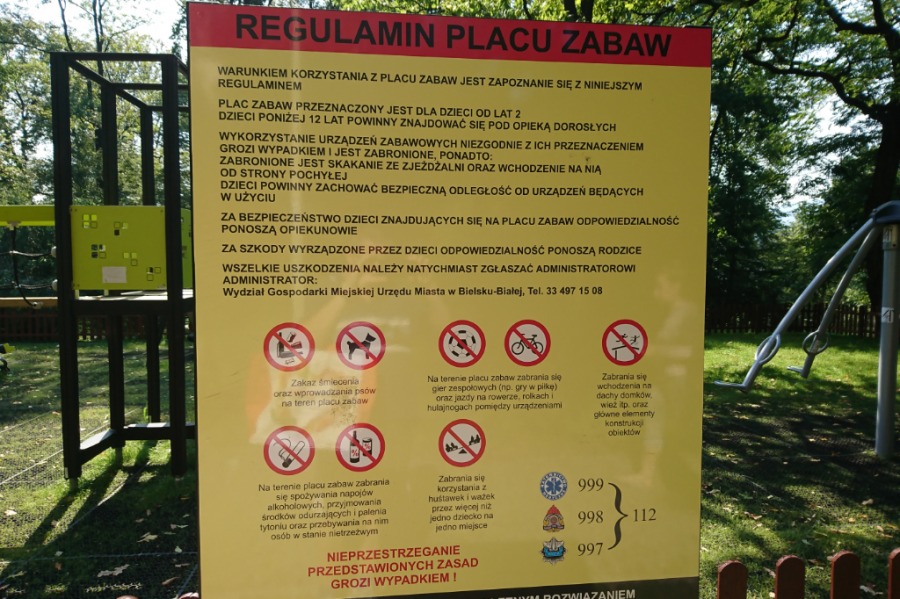 Po boisku nie ma śladu. Wypasiony plac zabaw przy Zdrojowej - foto