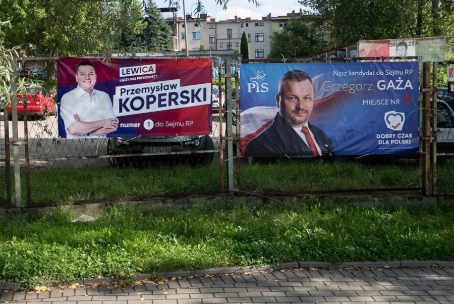 Nudna kampania wyborcza. Plakatowa wojna na płotach ZDJĘCIA
