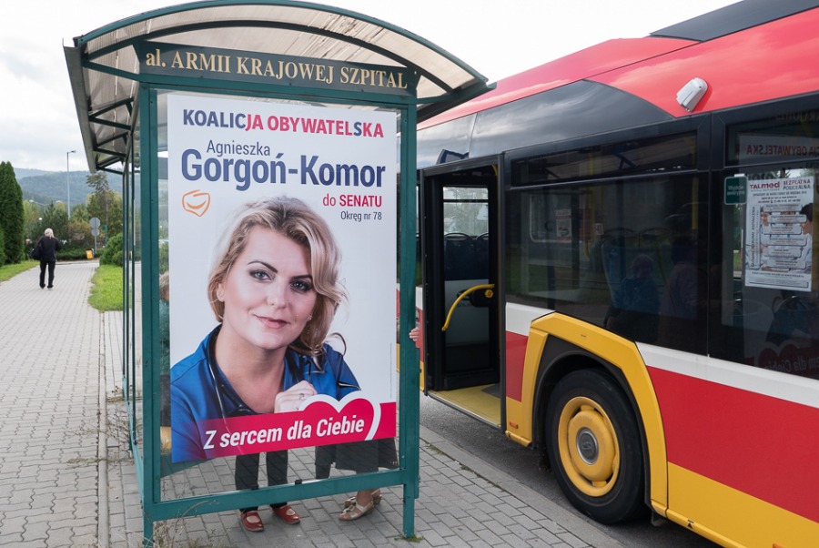 Nudna kampania wyborcza. Plakatowa wojna na płotach ZDJĘCIA