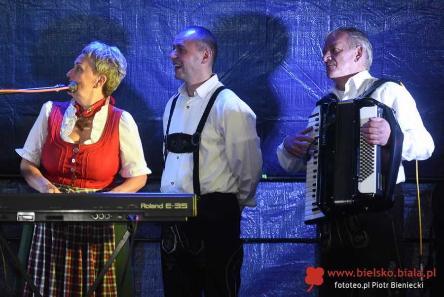 Sukces Oktoberfestu na bielskim Rynku. Zabawa w stylu bawarskim ZDJĘCIA