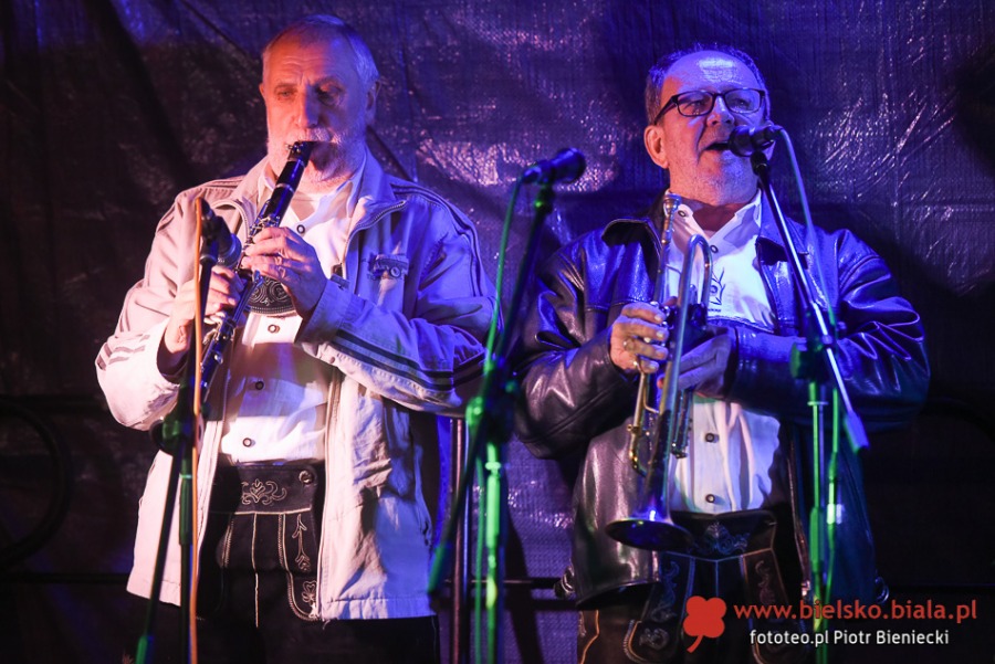 Sukces Oktoberfestu na bielskim Rynku. Zabawa w stylu bawarskim ZDJĘCIA