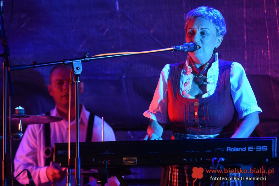 Sukces Oktoberfestu na bielskim Rynku. Zabawa w stylu bawarskim ZDJĘCIA