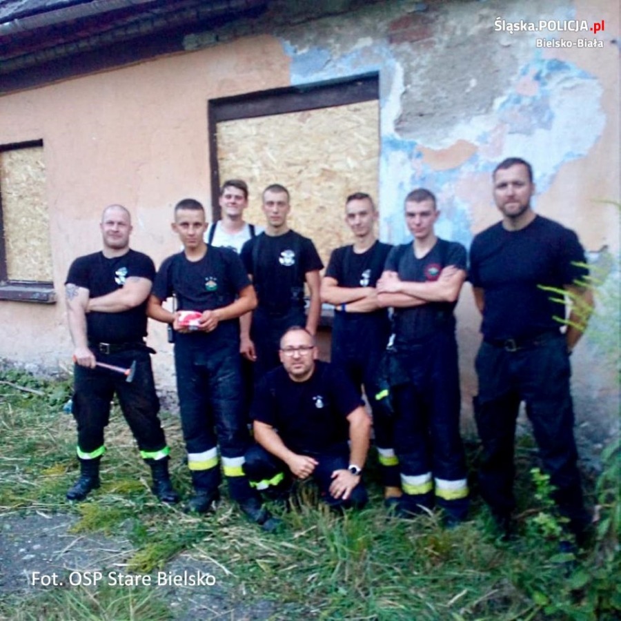Dom spłonął, a zgliszcza rozkradziono. Nieoczekiwana pomoc dla starszej pani - foto
