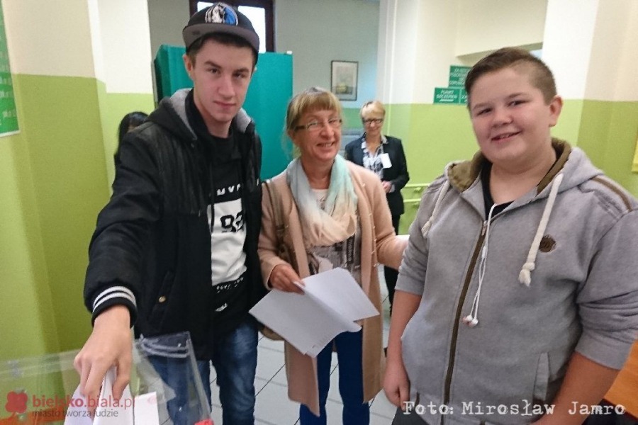 Najnowsze dane o frekwencji - godz. 17.00. Bielszczanie biorą udział w wyborach - ZDJĘCIA