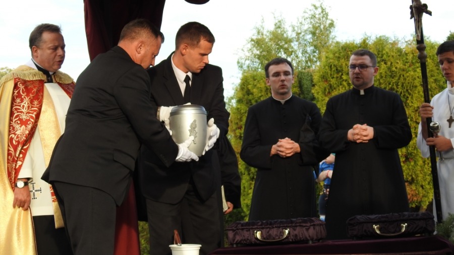 Wspólny pochówek dzieci zmarłych przed urodzeniem ZDJĘCIA
