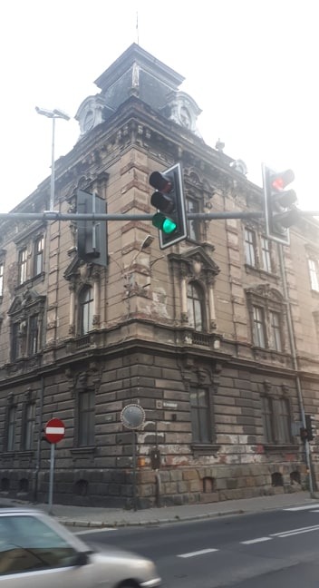 Bielskie kamienice ze śladami po kulach. Blizny na murach miasta