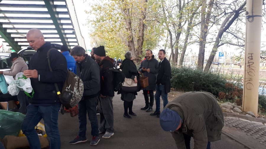 Zupa dyniowa pod kładką koło dworca. Nakarmili kilkadziesiąt osób