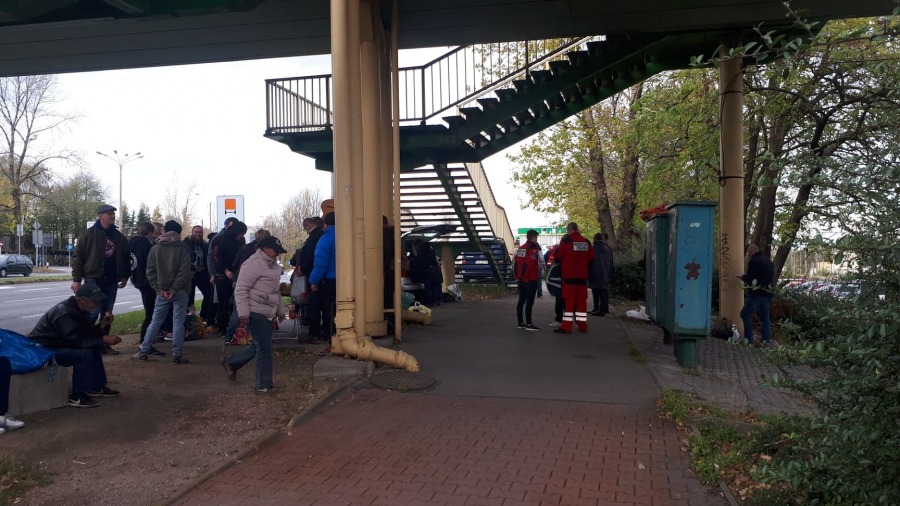 Zupa dyniowa pod kładką koło dworca. Nakarmili kilkadziesiąt osób