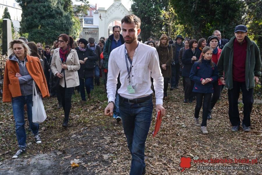 Nadchodzi kres ery betonu? Ogrodnik miejski chce sadzić i łączyć