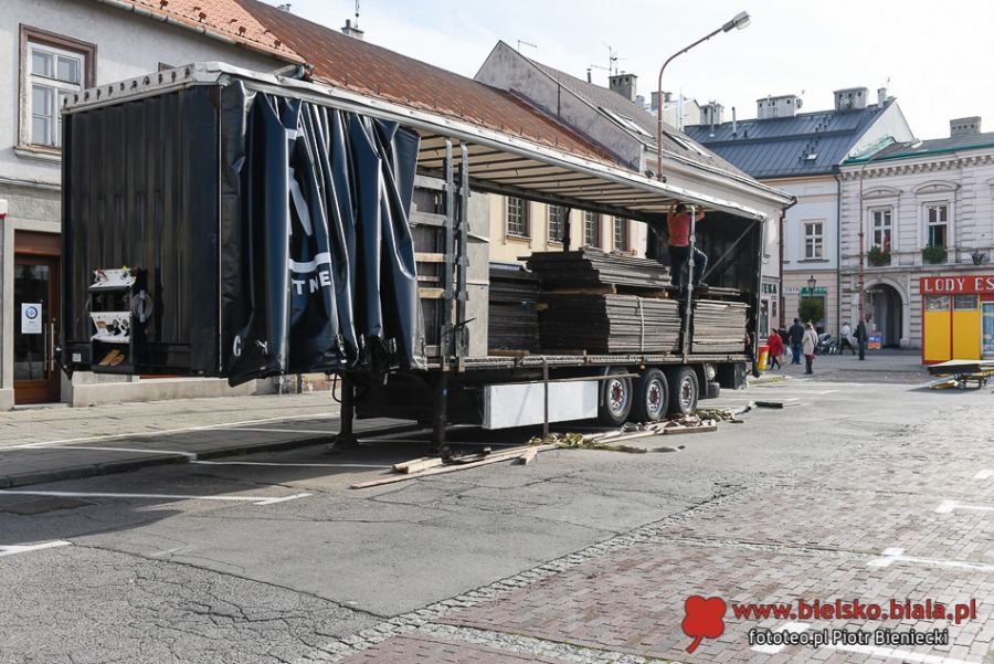 Budowa na placu Wojska Polskiego. Tutaj będzie lodowisko! - ZDJĘCIA