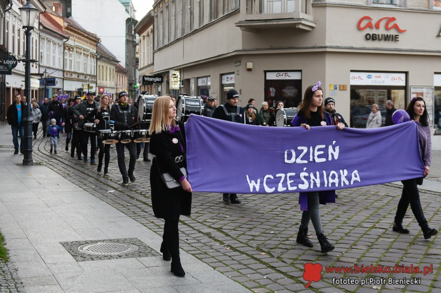 Rzeźba z lodu przed ratuszem. Dopóki bije serce dziecka, jest nadzieja ZDJĘCIA