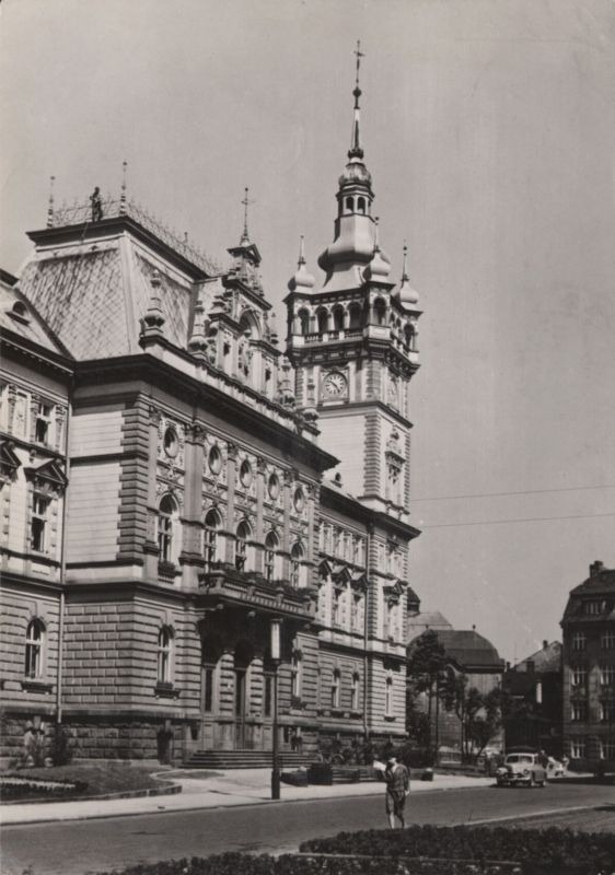 Jak Stalina wymieniano na Bohaterów Warszawy. Rewolucja na bielskich ulicach