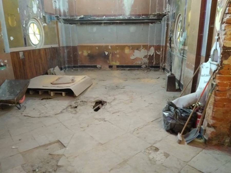 Archeolodzy weszli do  zamkowej kaplicy. Zbadają sprofanowane miejsca spoczynku