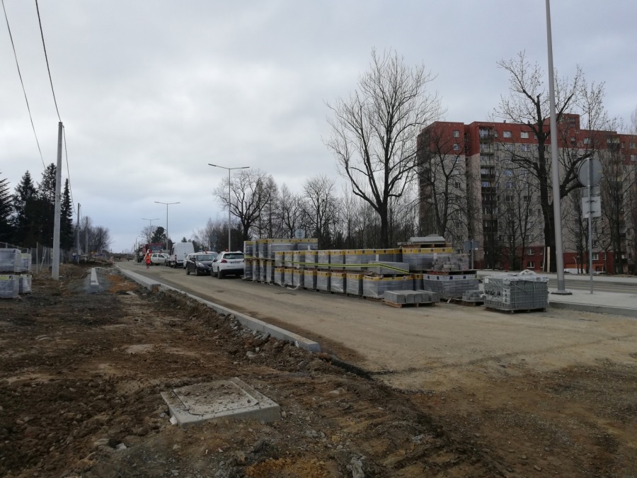 Ruch na ulicy Cieszyńskiej. Uroczystość na pamiątkę rozbudowy - foto
