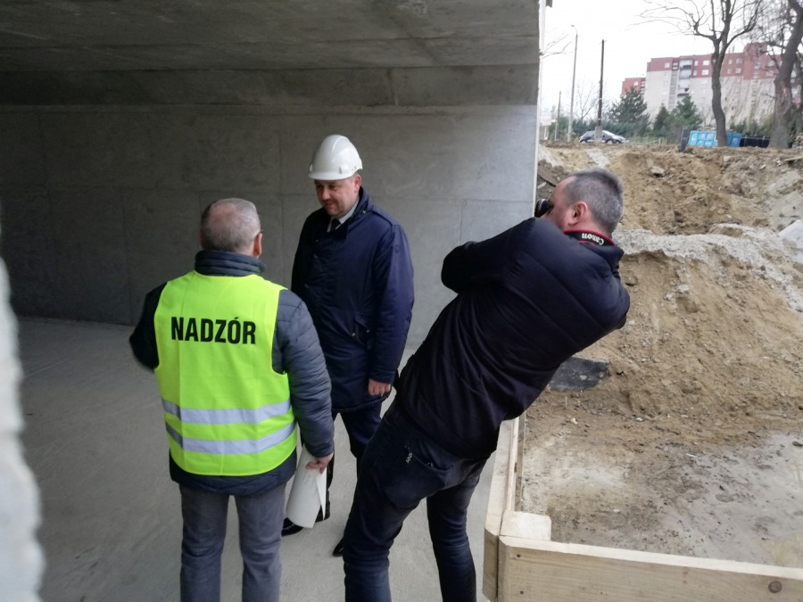 Ruch na ulicy Cieszyńskiej. Uroczystość na pamiątkę rozbudowy - foto