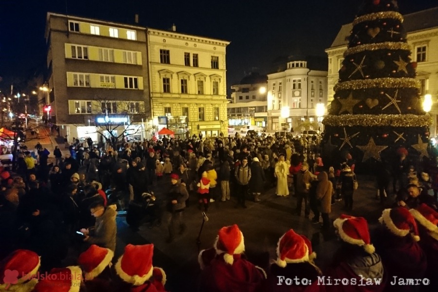 Dziś rozbłysła największa choinka w mieście i zaraz zgasła! ZDJĘCIA