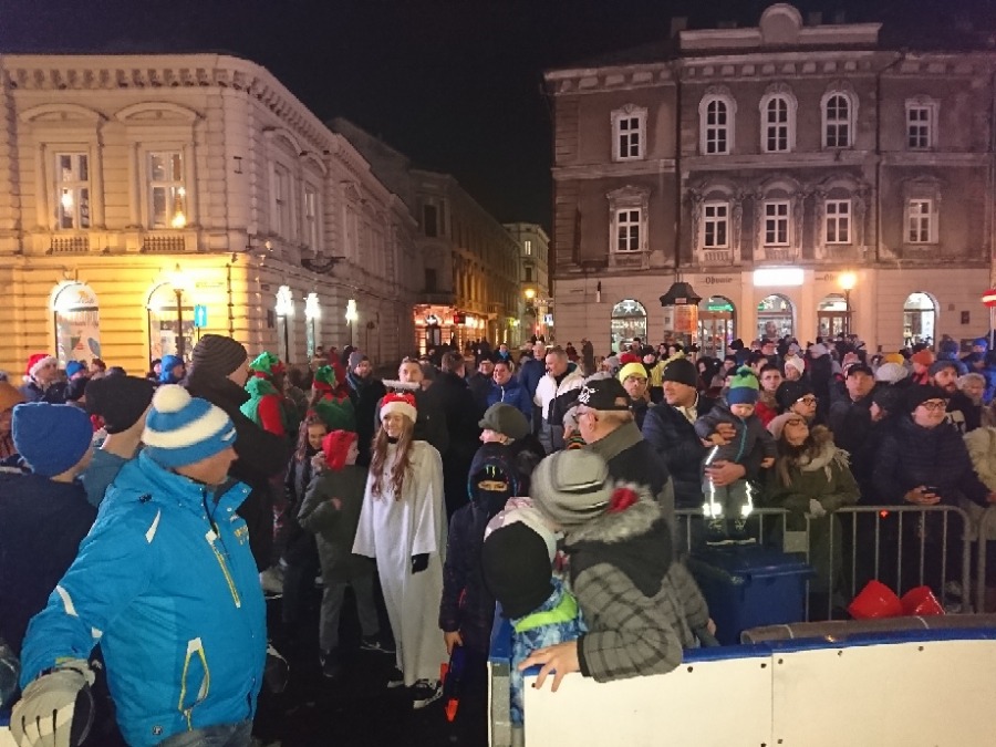 Dziś rozbłysła największa choinka w mieście i zaraz zgasła! ZDJĘCIA