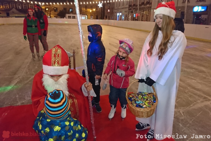 Dziś rozbłysła największa choinka w mieście i zaraz zgasła! ZDJĘCIA