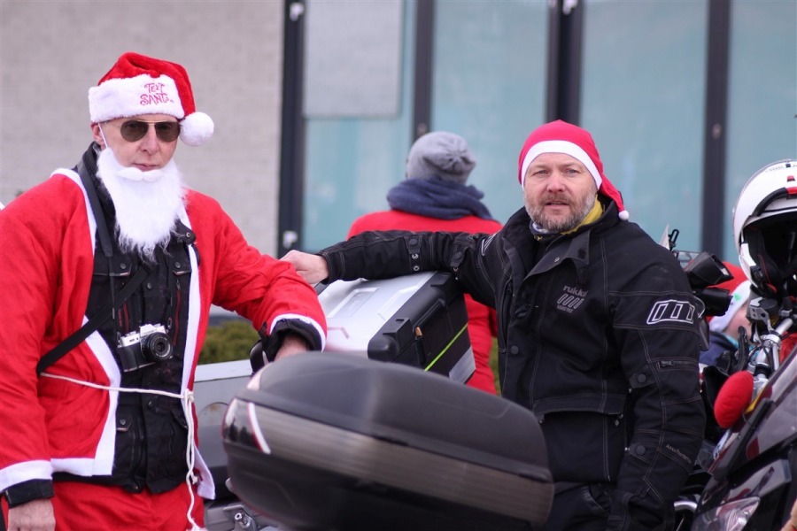 Motomikołaje na cichym wydechu. Przekazali dzieciom prezenty - foto