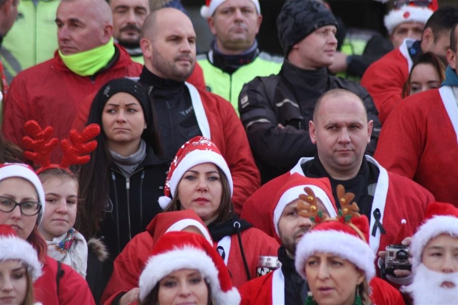 Motomikołaje na cichym wydechu. Przekazali dzieciom prezenty - foto