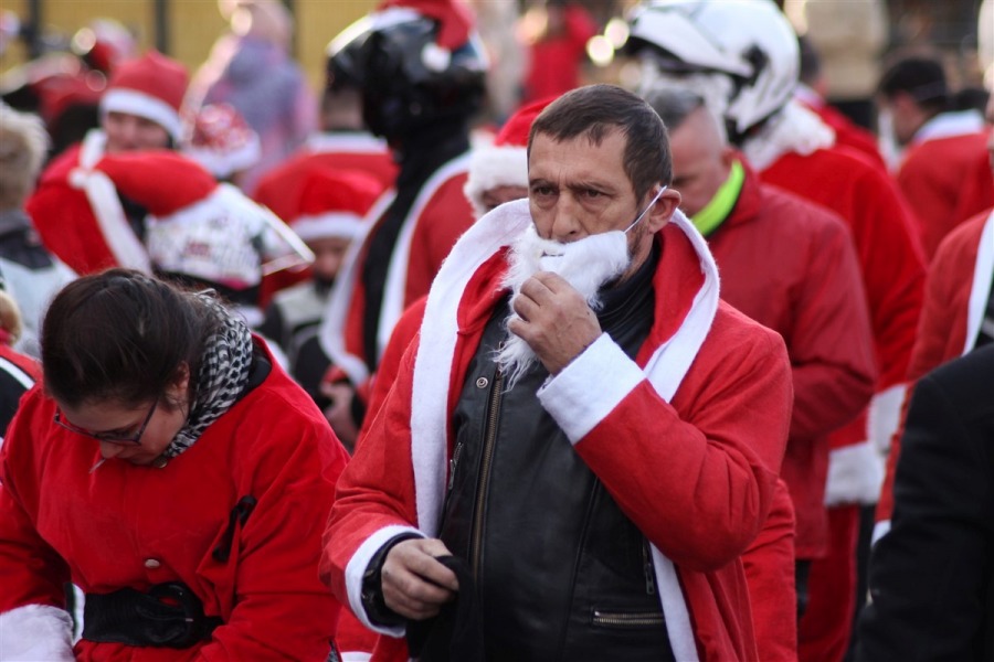 Motomikołaje na cichym wydechu. Przekazali dzieciom prezenty - foto