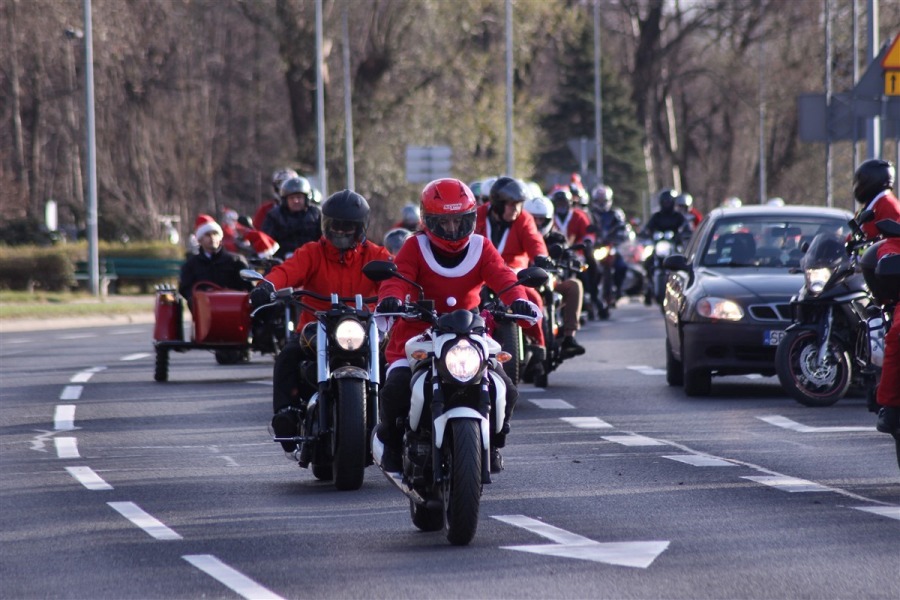 Motomikołaje na cichym wydechu. Przekazali dzieciom prezenty - foto