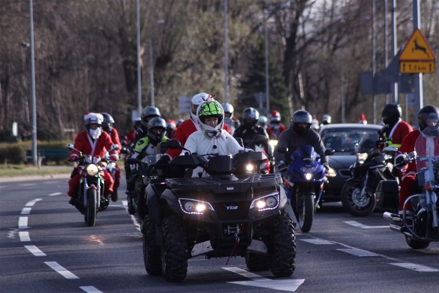 Motomikołaje na cichym wydechu. Przekazali dzieciom prezenty - foto