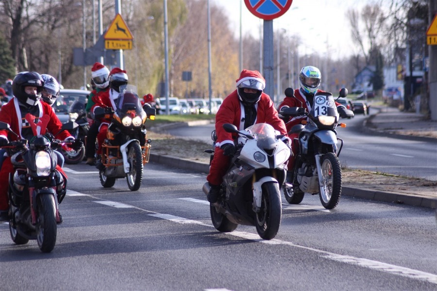 Motomikołaje na cichym wydechu. Przekazali dzieciom prezenty - foto