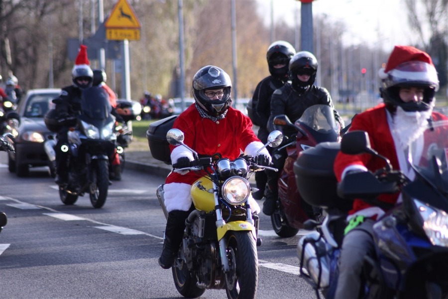 Motomikołaje na cichym wydechu. Przekazali dzieciom prezenty - foto