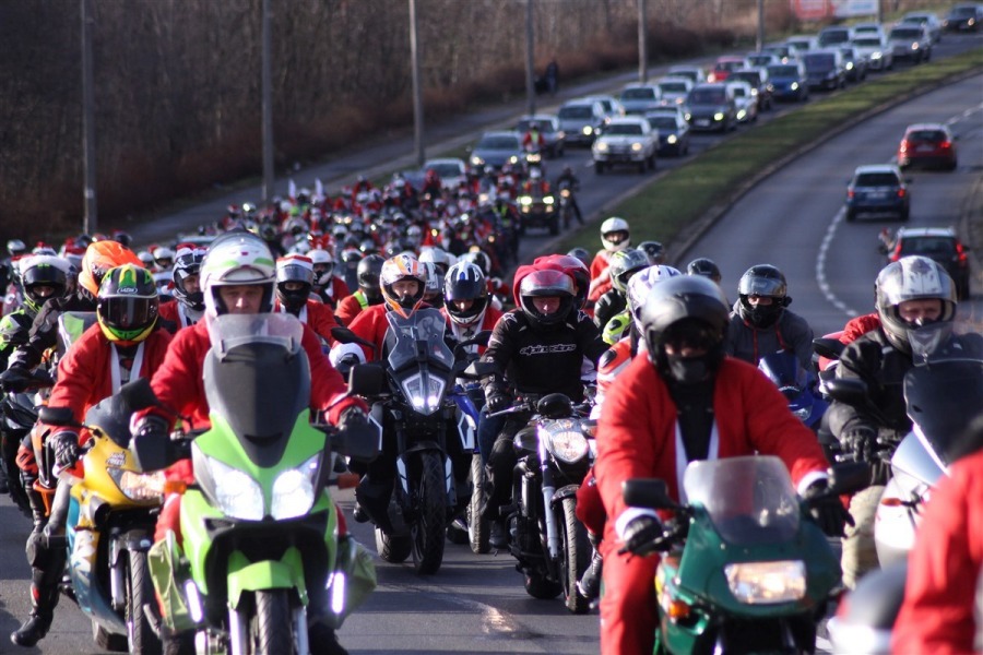 Motomikołaje na cichym wydechu. Przekazali dzieciom prezenty - foto