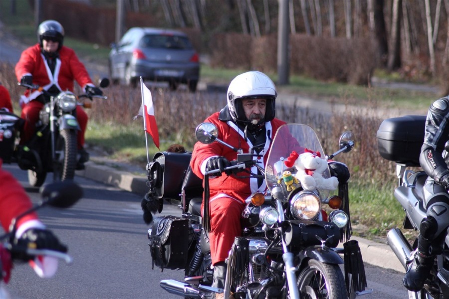 Motomikołaje na cichym wydechu. Przekazali dzieciom prezenty - foto