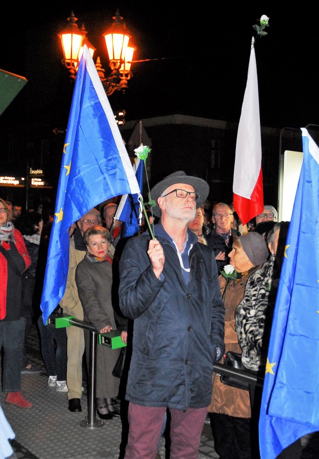 Setki bielszczan przed sądem okręgowym. „Nie damy się zniewolić” - foto